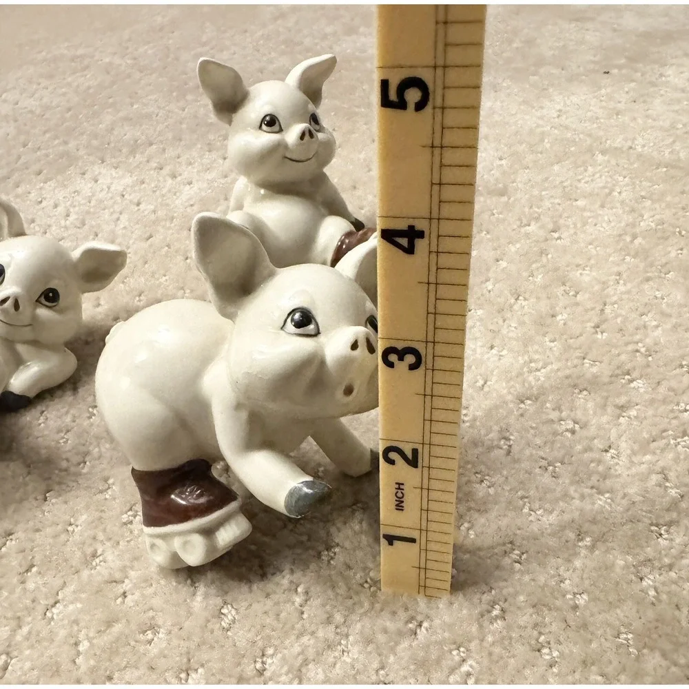 PIGS ON ROLLER SKATES Vintage 1970's QQ Shiny Ceramic Figurine Japan-Set of 3